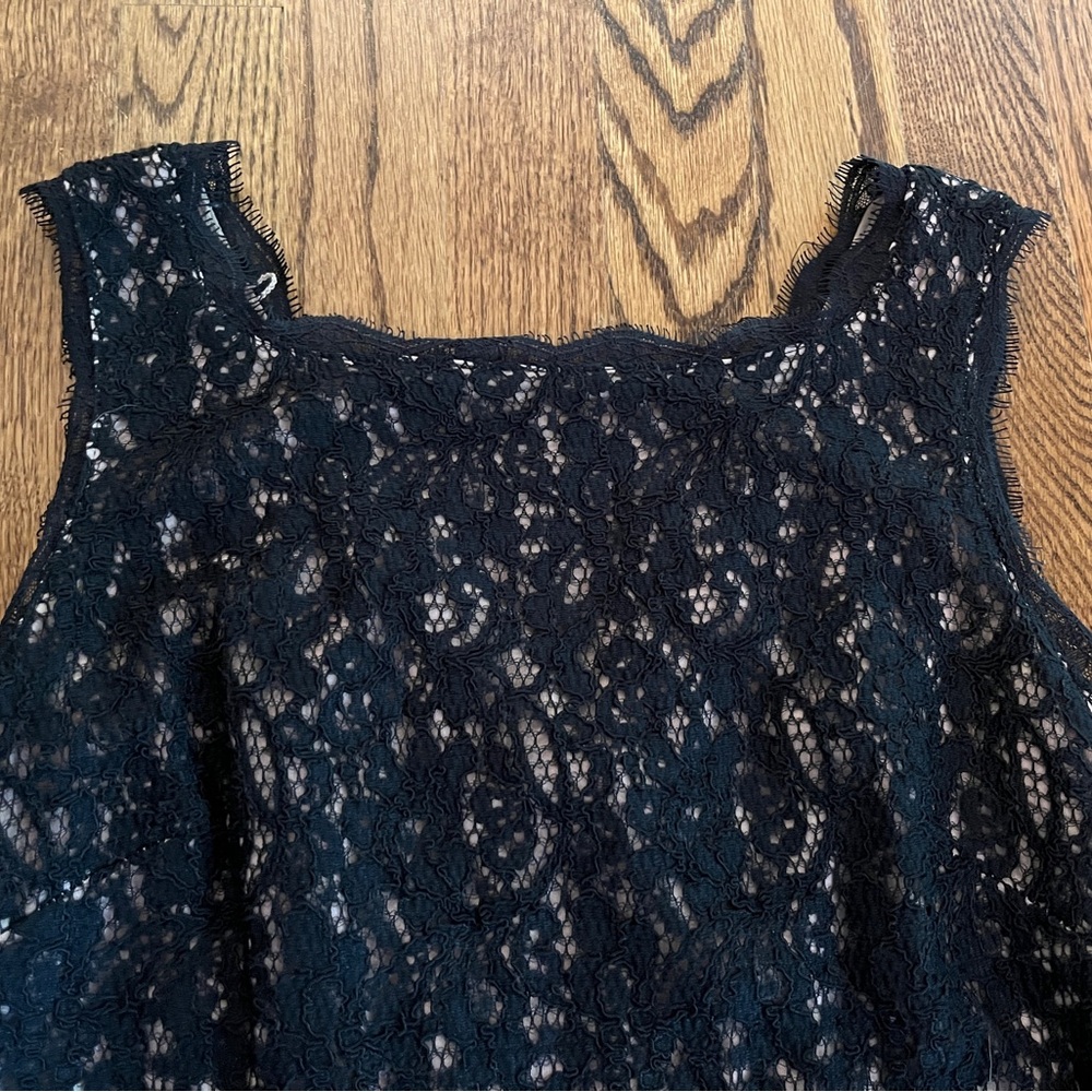 Lace Sheath - Picture 4 of 7